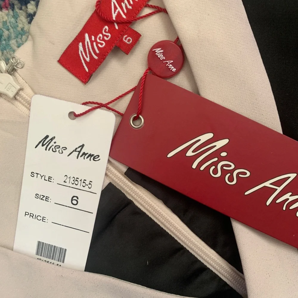 🪷50’s DEADSTOCK MISS ANNE MINI DRESS 🪷
Brand new 
size 6
Tags still on 
$20 - Picture 2 of 2